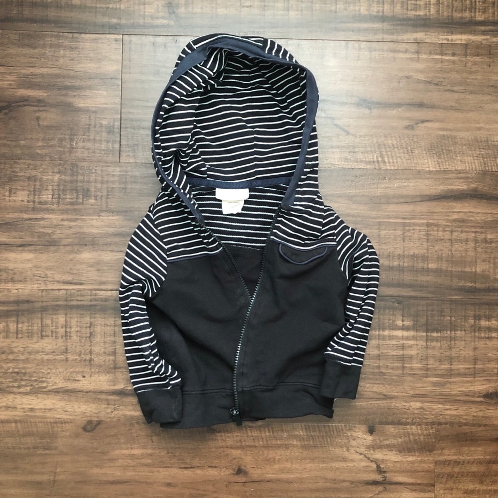 Rorie Whelan Black & White Hoodie_EUC